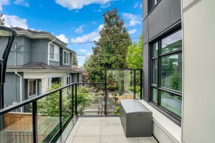 Laundry Room Photo of 231 1012 W 47th Avenue, Vancouver, BC