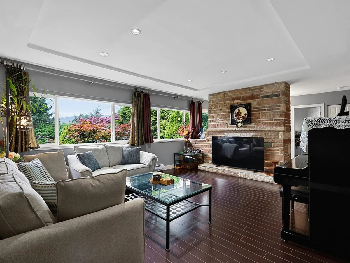 Dining Area Photo of 937 Kinsac Street, Coquitlam, BC
