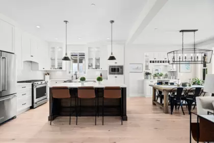 Kitchen Island Photo of 1837 Frosst Creek Crossing, Cultus Lake, BC