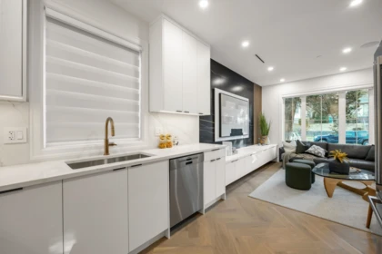 Kitchen Island Photo of 2153 E 20th Avenue, Vancouver, BC