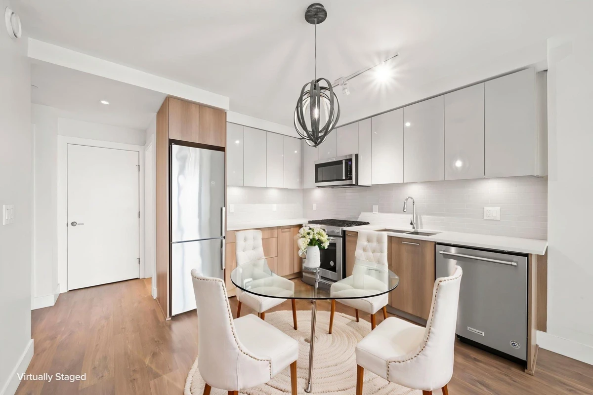 Dining Area Photo of 1301 258 Nelson's Court, New Westminster, BC