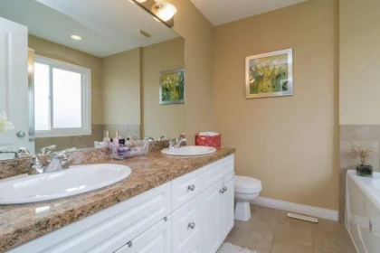 Breakfast Nook Photo of 10672 164a Street, Surrey, BC