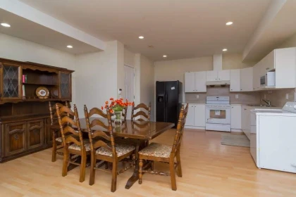 Kitchen Island Photo of 10672 164a Street, Surrey, BC