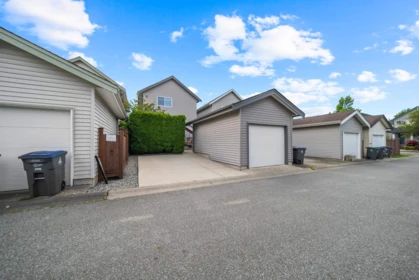 18565 67 Avenue, Surrey, BC, Surrey — Single Family Residence for sale