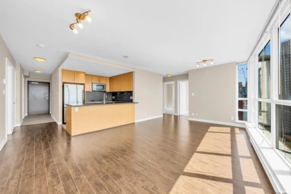 Kitchen Photo of 2805 2978 Glen Drive, Coquitlam, BC
