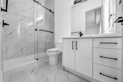 Powder Room Photo of 2699 Valemont Crescent, Abbotsford, BC