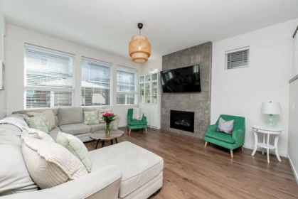 Breakfast Nook Photo of 12924 240a Street, Maple Ridge, BC