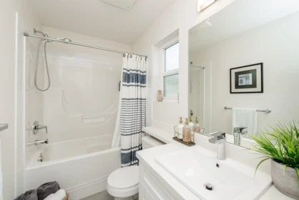 Laundry Room Photo of 12924 240a Street, Maple Ridge, BC