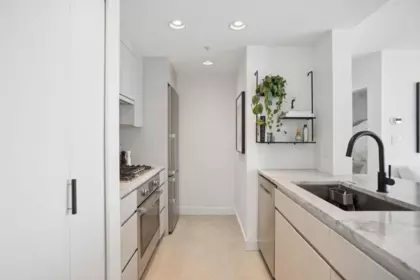 2905 198 Aquarius Mews, Vancouver, BC, Vancouver — Apartment/Condo for sale