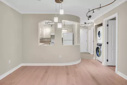 Mudroom Photo of 101 3733 Norfolk Street, Burnaby, BC