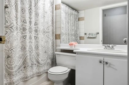 Guest Bathroom Photo of 303 106 W Kings Road, North Vancouver, BC
