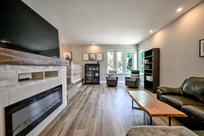 Kitchen Island Photo of 27258 26b Avenue, Langley, BC