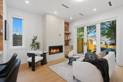 1 2438 E 20th Avenue, Vancouver, BC, Vancouver — Half Duplex for sale