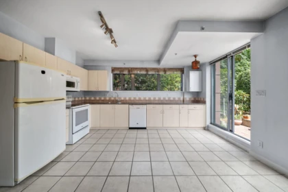 Breakfast Nook Photo of 101 850 Royal Avenue, New Westminster, BC