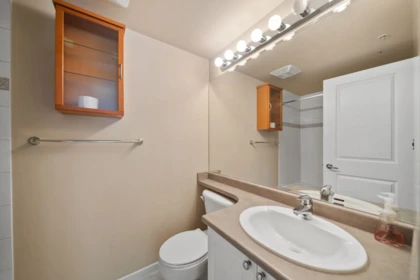 Powder Room Photo of 101 850 Royal Avenue, New Westminster, BC