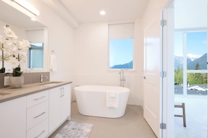 101 3405 Mamquam Road, Squamish, BC, Squamish — Apartment/Condo for sale