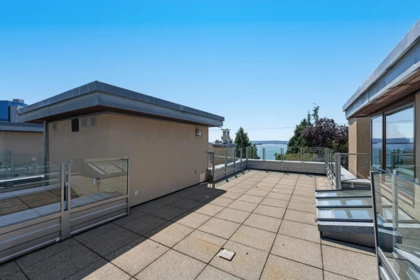 Kitchen Island Photo of 2189 Argyle Avenue, West Vancouver, BC