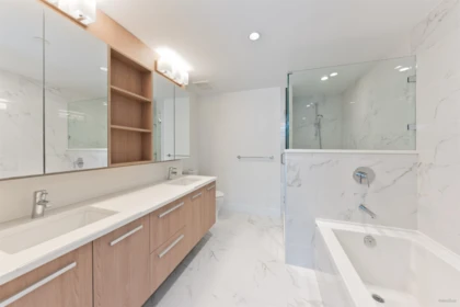 Kitchen Photo of 504 2780 Valley Centre Avenue, North Vancouver, BC