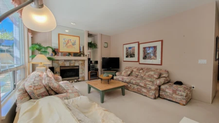 Kitchen Photo of 147 Aspenwood Drive, Port Moody, BC
