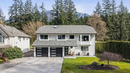 295 Forrest Crescent, Hope, BC, Hope — Single Family Residence for sale