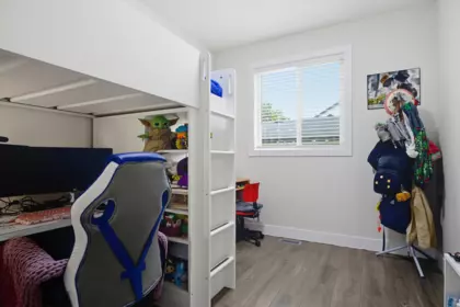 Mudroom Photo of 33367 5th Avenue, Mission, BC