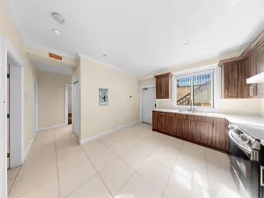 Entry Foyer Photo of 3789 Clinton Street, Burnaby, BC