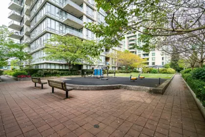 Backyard Photo of 1007 6888 Alderbridge Way, Richmond, BC