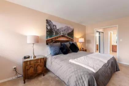 Powder Room Photo of 305 15270 17 Avenue, Surrey, BC