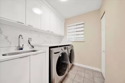 Basement Recreation Room Photo of 15017 73a Avenue, Surrey, BC