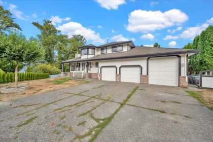 Family Room Photo of 15017 73a Avenue, Surrey, BC