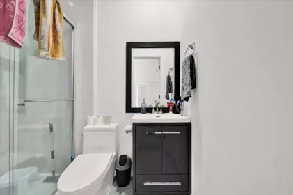 Guest Bathroom Photo of 15017 73a Avenue, Surrey, BC