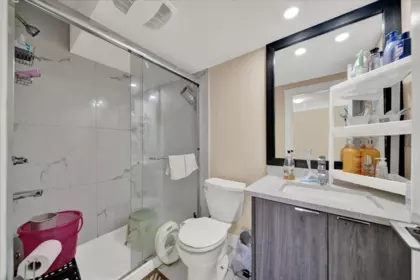 Laundry Room Photo of 15017 73a Avenue, Surrey, BC