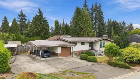 Primary Bedroom Photo of 3836 Sefton Street, Port Coquitlam, BC