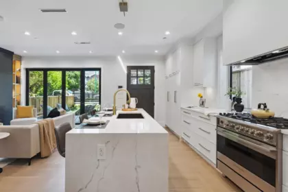 Kitchen Island Photo of #1 2244 E 11th Avenue, Vancouver, BC
