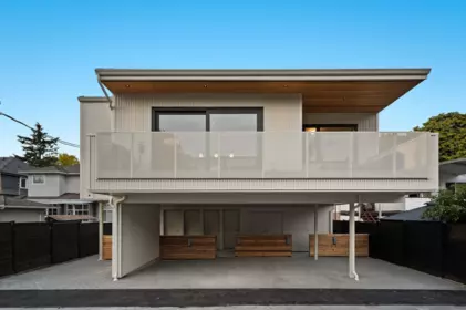 Hot Tub / Spa Photo of 2 164 E 38th Avenue, Vancouver, BC
