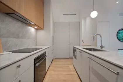 Kitchen Island Photo of 2 164 E 38th Avenue, Vancouver, BC