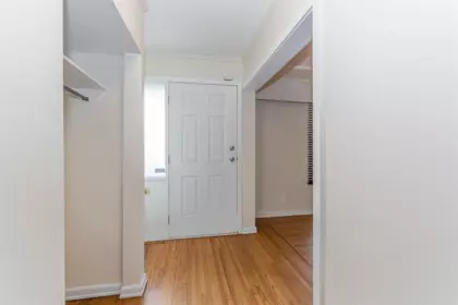 Guest Bathroom Photo of 46615 Fraser Avenue, Chilliwack, BC