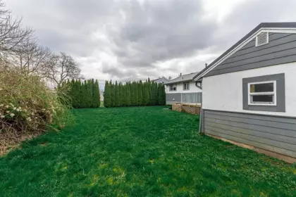 Laundry Room Photo of 46615 Fraser Avenue, Chilliwack, BC