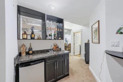 Hallway Photo of 35708 Zanatta Place, Abbotsford, BC