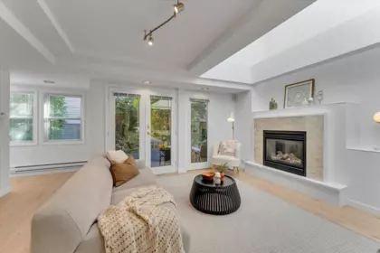 Kitchen Island Photo of 1939 W 12th Avenue, Vancouver, BC