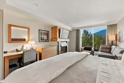 Breakfast Nook Photo of 460 4090 Whistler Way, Whistler, BC
