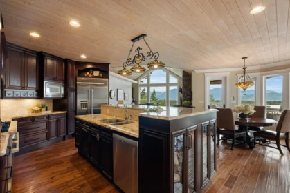 42395 Highland Drive, Yarrow, BC, Yarrow — Single Family Residence for sale
