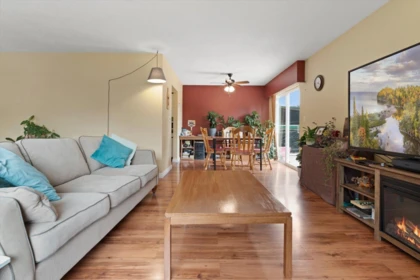 Kitchen Island Photo of 10151 Wedgewood Drive, Chilliwack, BC