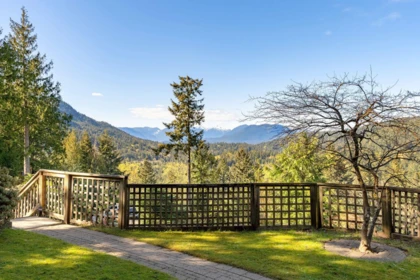Backyard Photo of 555 Roocroft Lane, Bowen Island, BC