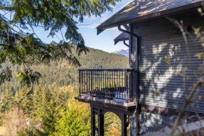 Office / Den Photo of 555 Roocroft Lane, Bowen Island, BC
