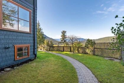 Outdoor Deck Photo of 555 Roocroft Lane, Bowen Island, BC