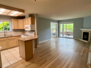 1 689 Park Road, Gibsons, BC, Gibsons — Apartment/Condo for sale