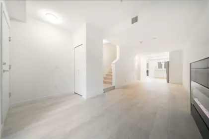 143 678 Fairview Street, Surrey, BC, Surrey — Townhouse for sale