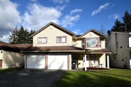 533 5th Avenue, Hope, BC, Hope — Single Family Residence for sale