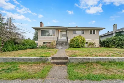7817 Langley Street, Burnaby, BC, Burnaby — Single Family Residence for sale